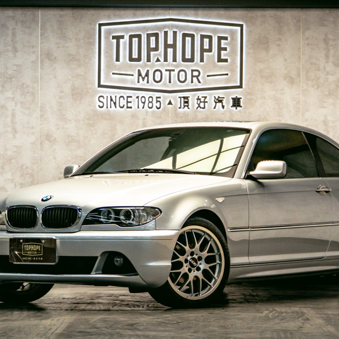 318i-4